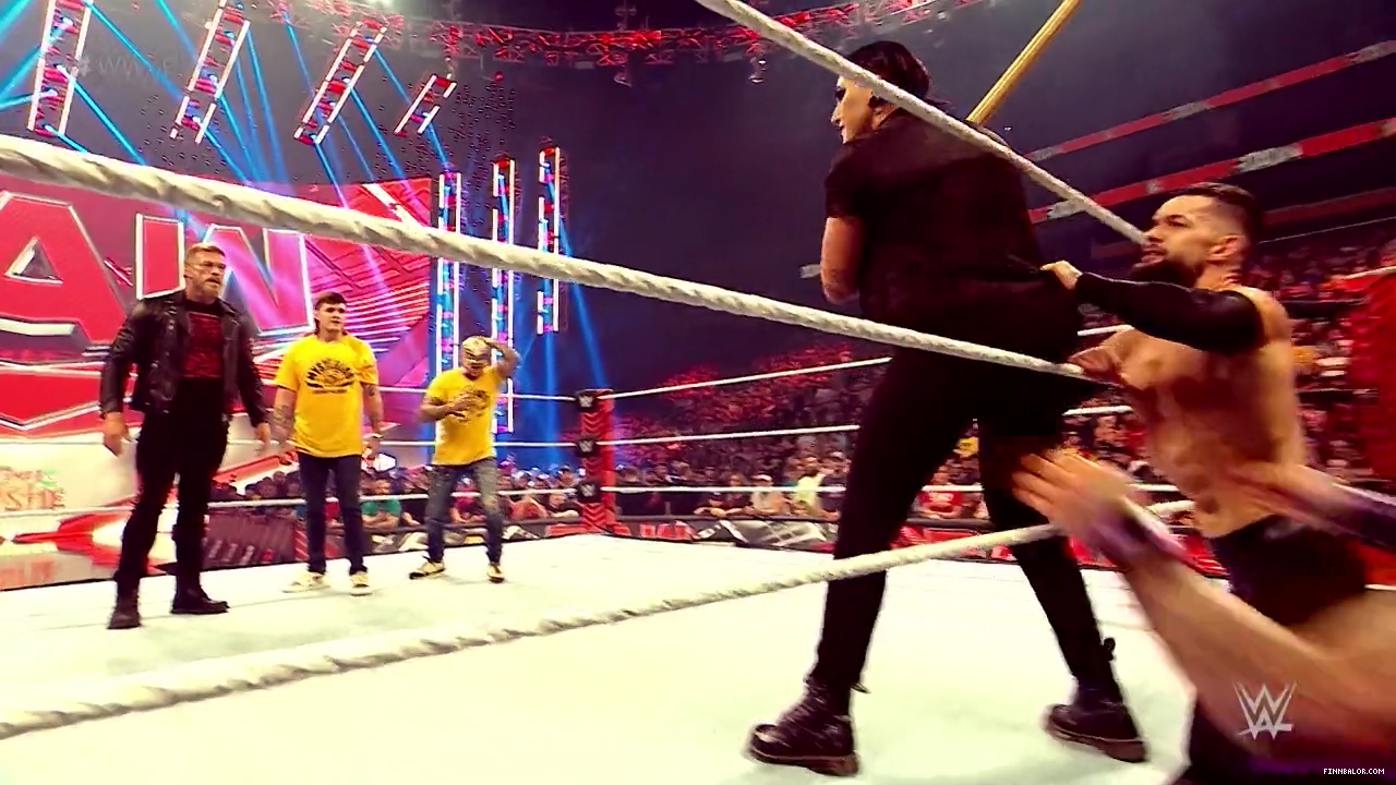 WWE_Clash_At_The_Castle_2022_720p_WEB_h264-HEEL_mp4_005524853.png