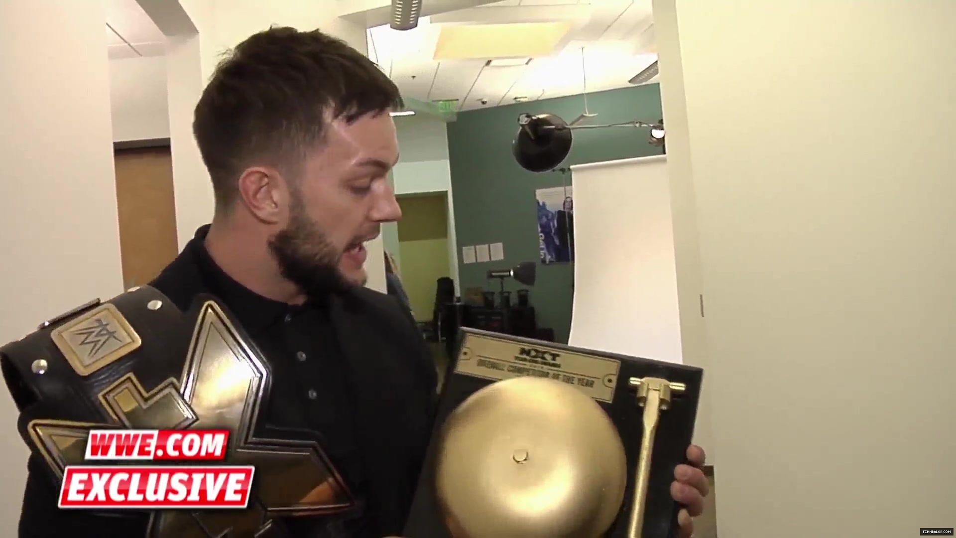 Finn_Balor_accepts_the_Overall_Competitor_of_2015_NXT_Year-End_Award__January_132C_2016_27.jpg