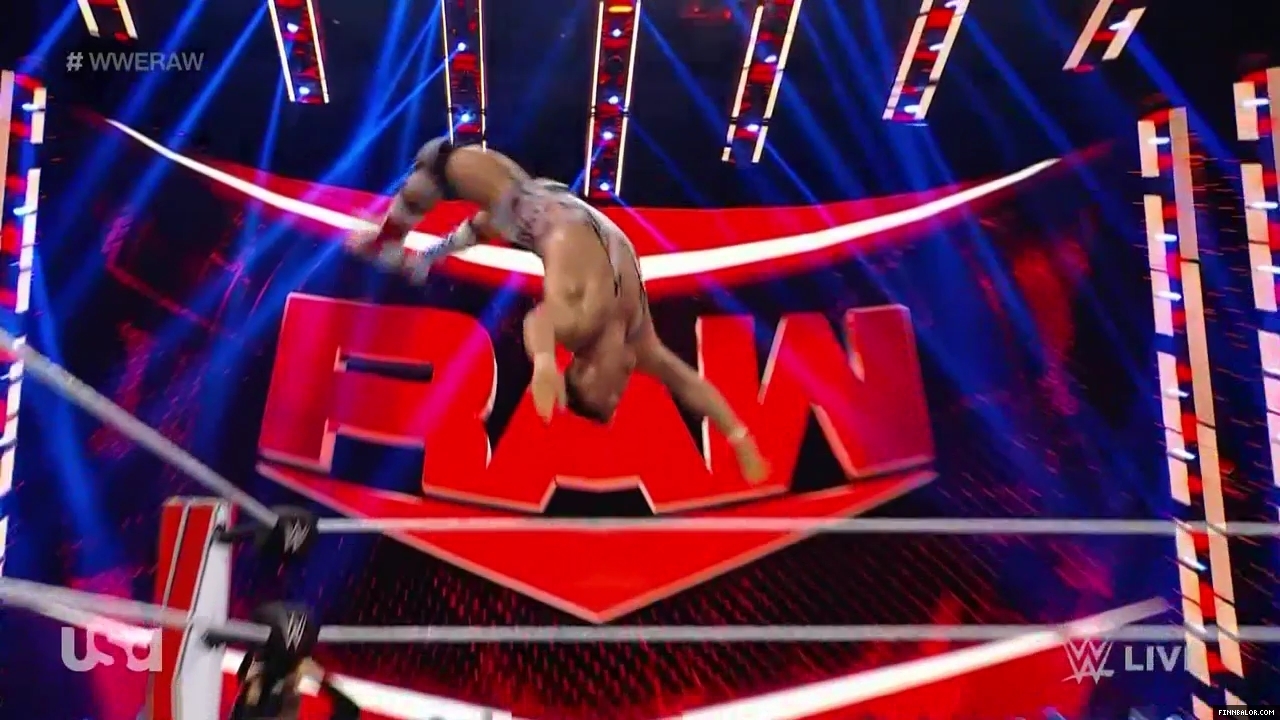 WWE_Raw_Talk_2021_11_01_1080p_WEB_h264-HEEL_mp40589.jpg